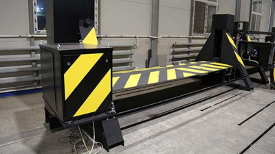 Противоударный шлагбаум с подъемной балкой для системы контроля и управления доступом